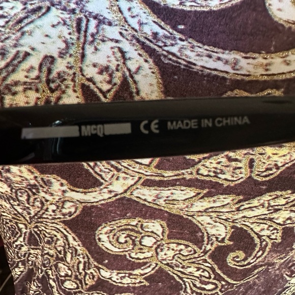 MCQ Alexander McQueen Sunglasses - Picture 8 of 8